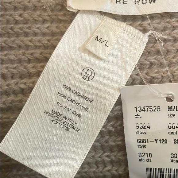 The Row Romie Top Beige Chunky Knit Shrug Poncho Size M/L NWT - Picture 3 of 13